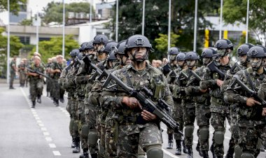 “De novo, os militares querem advertir a Nação”: nota contra Lula reacende fantasma da tutela militar sobre a democracia