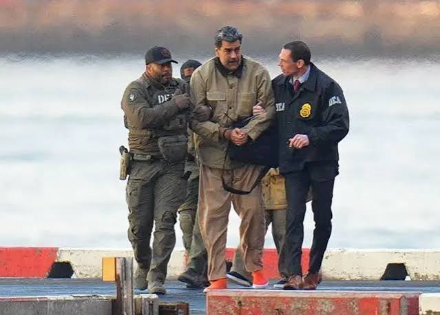 Operação militar dos EUA na Venezuela culmina na captura de Nicolás Maduro e abre nova crise geopolítica nas Américas